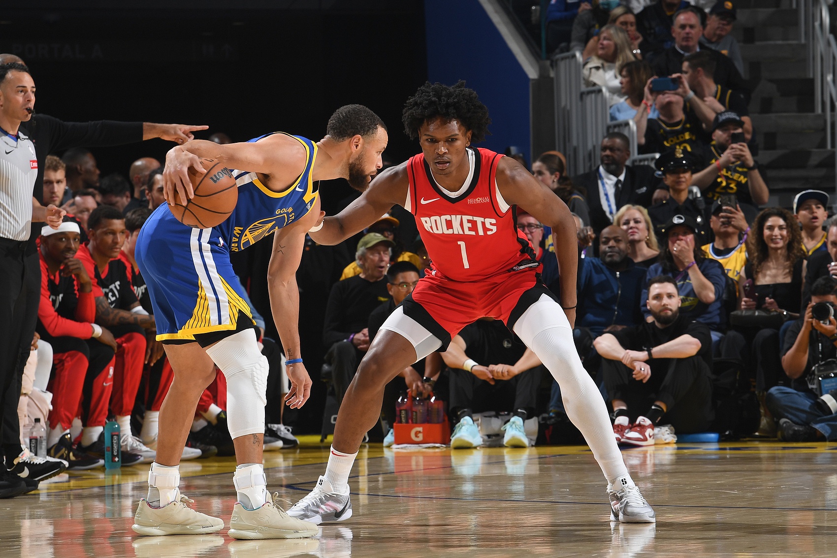 包含今夜费城76人刷新队史纪录休斯敦火箭围绕NBA季后赛再遭质疑，赛前马德里竞技备战NBA常规赛瞬间刷屏的词条